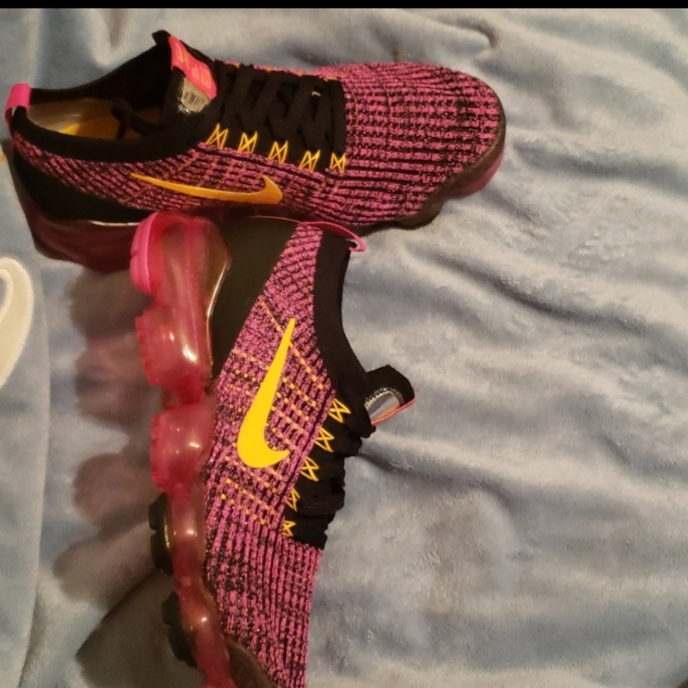 Nike Wmns Vapormax Flyknit 3-fuscia,orange& black